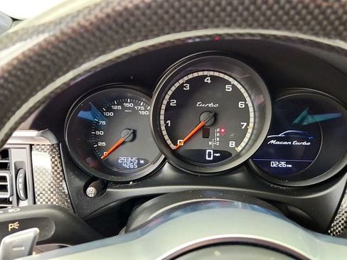 Used 2020 Porsche Macan Turbo AWD/4WD image 15