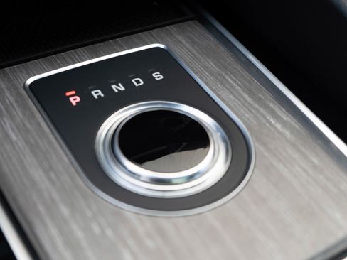 Used 2017 Jaguar F-PACE S image 25