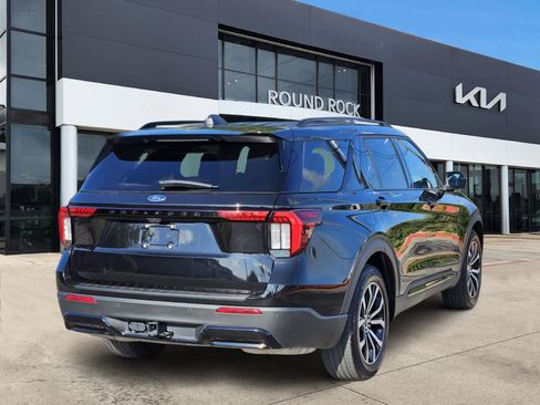 Used 2025 Ford Explorer ST-Line RWD image 6