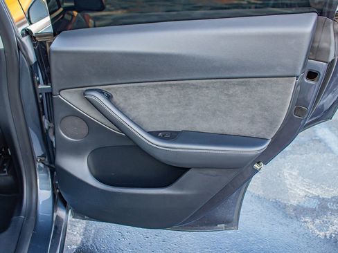 Used 2022 Tesla Model Y Performance image 19