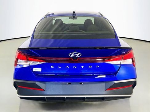 Used 2025 Hyundai Elantra Sport image 7