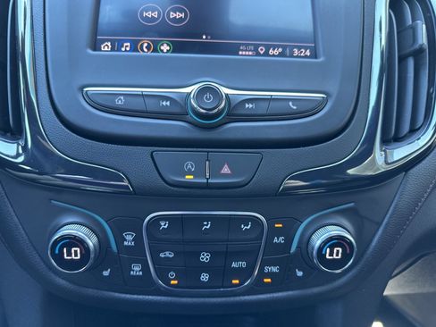 Used 2024 Chevrolet Equinox RS AWD/4WD image 25