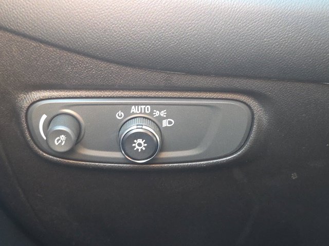 Used 2021 Chevrolet Equinox LT FWD image 25
