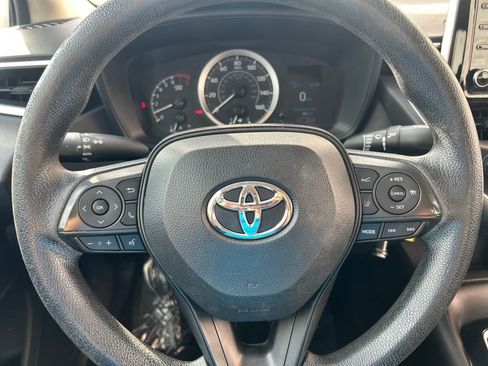 Used 2021 Toyota Corolla LE image 16