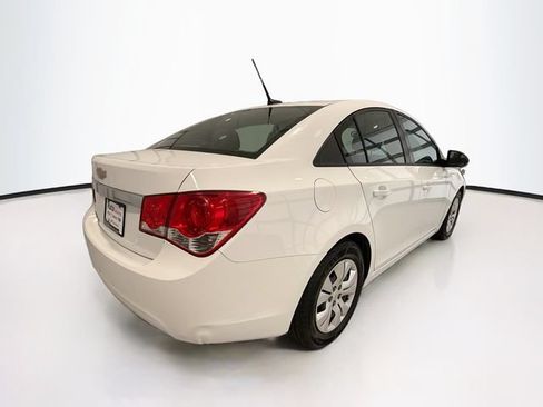 Used 2013 Chevrolet Cruze LS FWD image 8