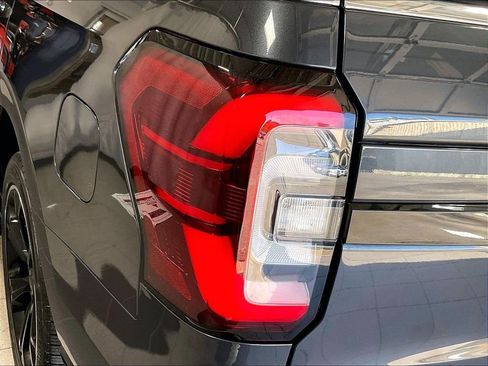 Used 2023 Ford Expedition Limited AWD/4WD image 34