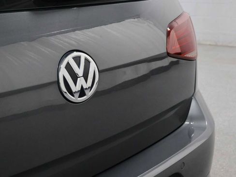 Used 2019 Volkswagen Golf R 4-Door AWD/4WD image 8
