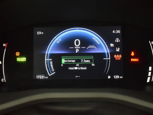 Used 2025 Toyota Camry SE w/ Convenience Package image 17