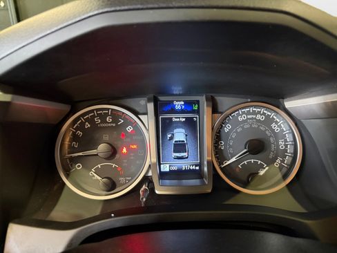 Used 2022 Toyota Tacoma SR5 image 13