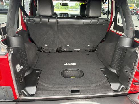 Used 2017 Jeep Wrangler Unlimited Sport AWD/4WD image 5
