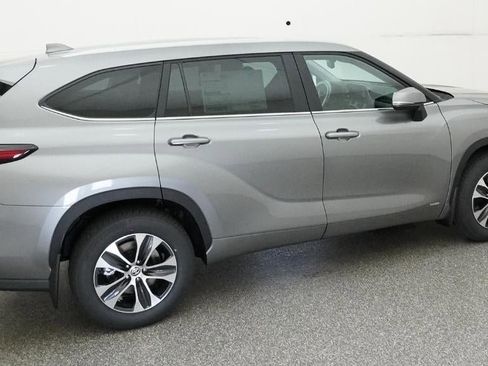 New 2026 Toyota Highlander XLE AWD/4WD image 10