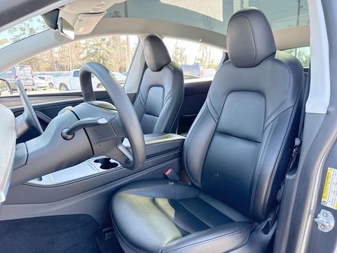 Used 2023 Tesla Model Y Long Range image 11