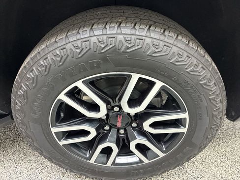 Used 2023 GMC Yukon AT4 image 14