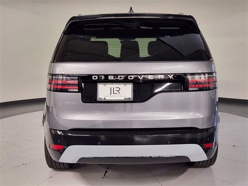 Used 2024 Land Rover Discovery Metropolitan Edition image 10