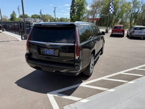 Used 2016 Cadillac Escalade Luxury AWD/4WD image 13