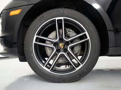 Certified 2021 Porsche Macan S AWD/4WD image 14