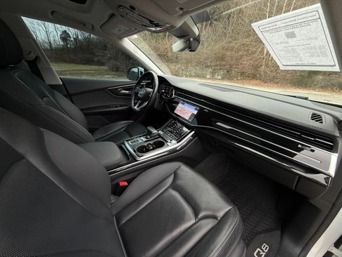 Used 2019 Audi Q8 Premium Plus w/ Premium Plus image 18
