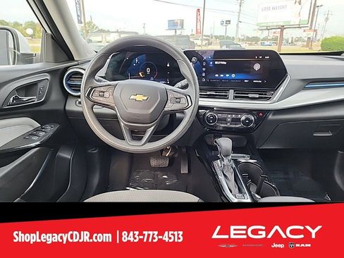 Used 2024 Chevrolet Trax LT image 13