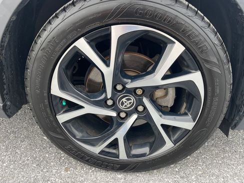 Used 2019 Toyota C-HR Limited image 10