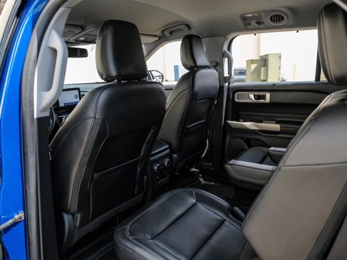 Used 2022 Ford Explorer Limited image 37
