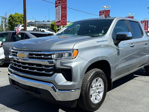 Used 2025 Chevrolet Silverado 1500 LT RWD image 3