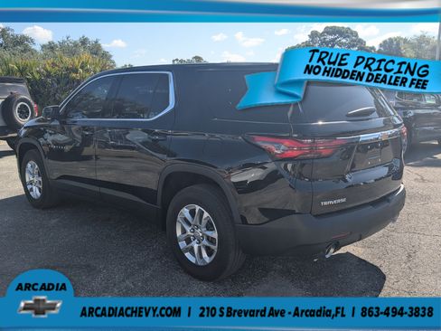 Used 2022 Chevrolet Traverse LS FWD image 7