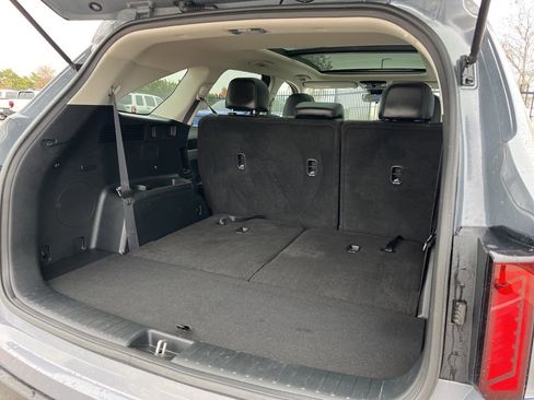 Used 2024 Kia Sorento S w/ Panoramic Sunroof Package image 9