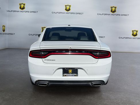 Used 2022 Dodge Charger SXT w/ Leather Interior Group RWD image 3