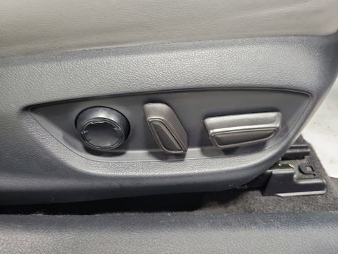 Used 2019 Toyota Avalon Limited w/ Advanced Safety Package FWD image 21