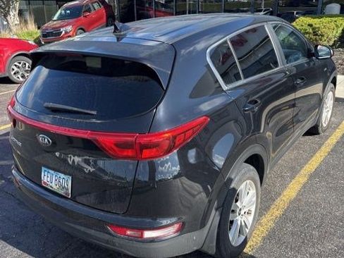 Used 2017 Kia Sportage LX image 2