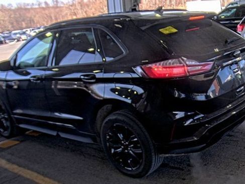 Used 2022 Ford Edge SE w/ Black Appearance Package image 17