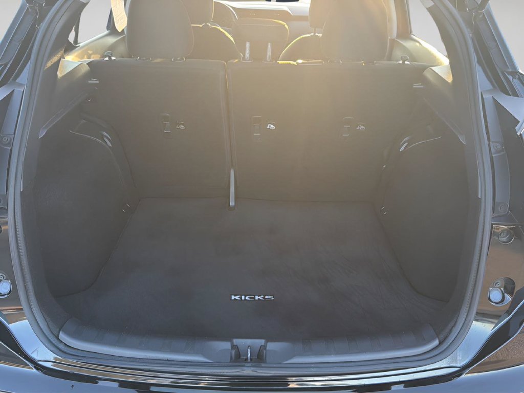 Used 2021 Nissan Kicks SV FWD image 11