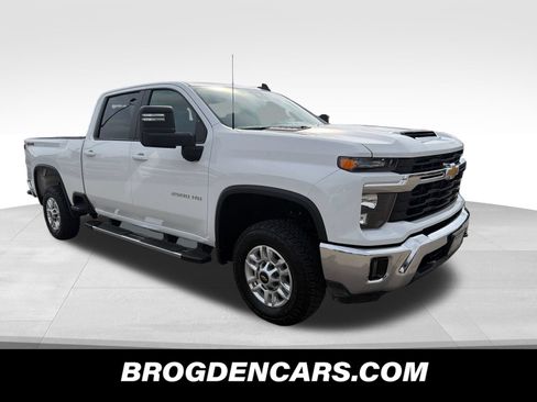 Used 2025 Chevrolet Silverado 2500 LT w/ Convenience Package AWD/4WD image 1