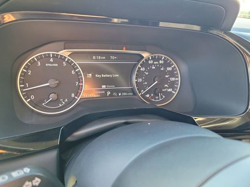Used 2024 Nissan Pathfinder SV FWD image 21