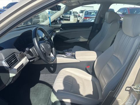 Used 2020 Honda Accord Touring image 7