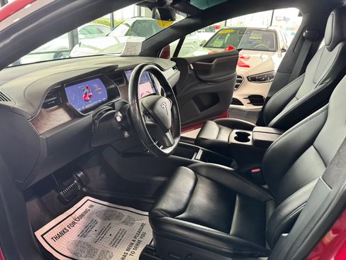 Used 2020 Tesla Model X image 9