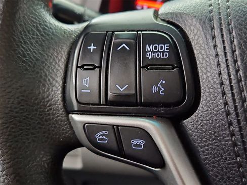 Used 2016 Toyota Sienna L image 23