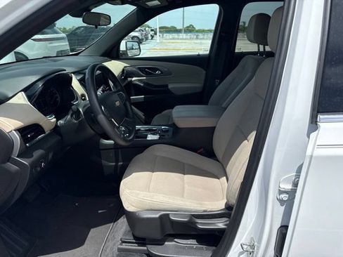 Used 2023 Chevrolet Traverse LS w/ Safety Package FWD image 2
