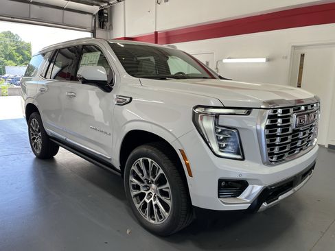 New 2026 GMC Yukon Denali RWD image 3