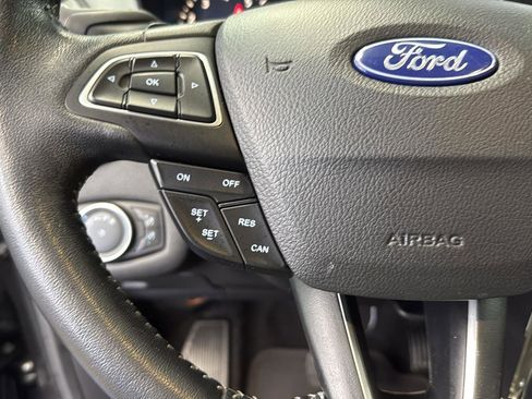 Used 2018 Ford Escape SE w/ SE Sport Appearance Package image 17