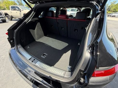 Used 2026 Porsche Macan AWD/4WD image 16