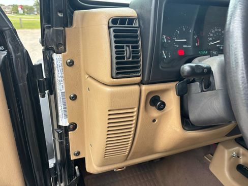 Used 1999 Jeep Wrangler SE AWD/4WD image 12
