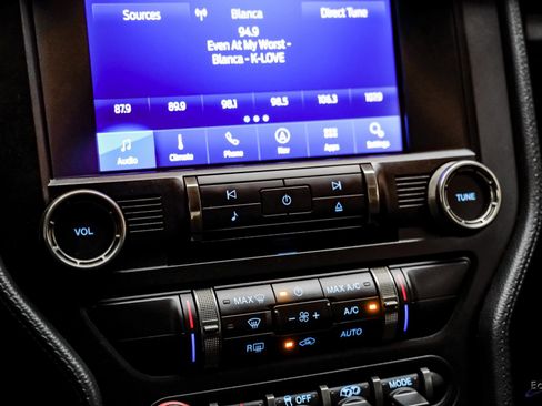 Used 2020 Ford Mustang Shelby GT500 w/ Carbon Fiber Track Pack image 62