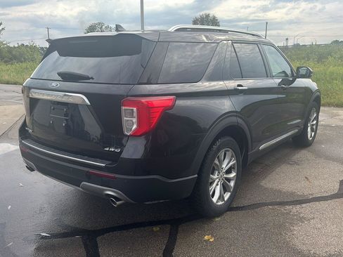 Used 2023 Ford Explorer Limited AWD/4WD image 5
