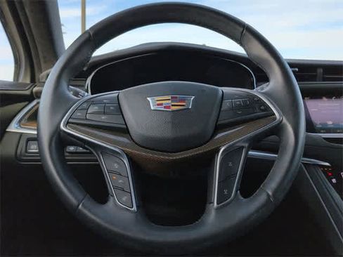 Used 2017 Cadillac XT5 Platinum image 24