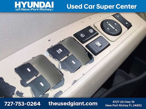 Used 2017 Hyundai Elantra SE FWD image 21