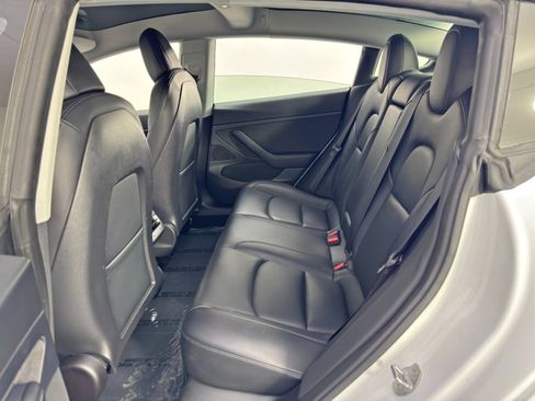 Used 2021 Tesla Model 3 Standard Range image 39