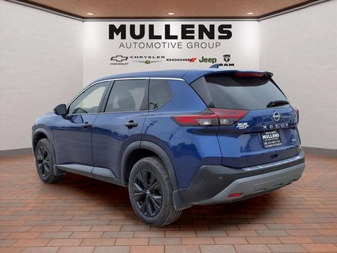 Used 2022 Nissan Rogue SV FWD image 7
