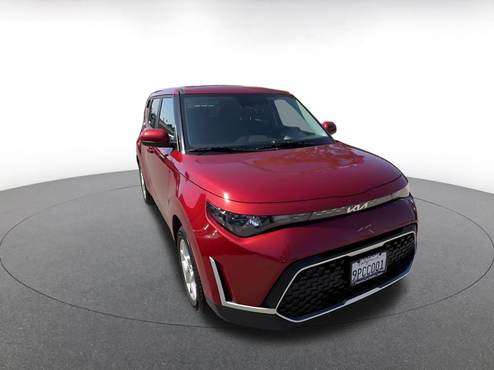 Used 2025 Kia Soul LX w/ LX Technology Package FWD image 3