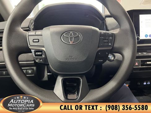 Used 2025 Toyota Camry LE image 28